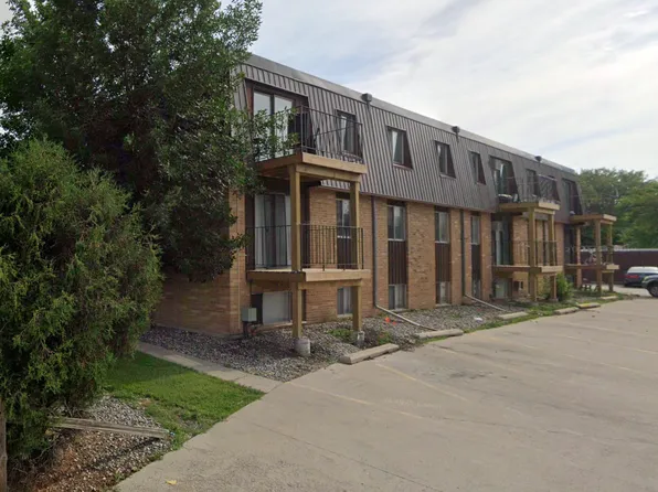 1402 32nd St S, Fargo, ND 58103