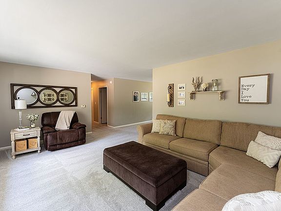 2nd image of 3820 Fernbank Dr