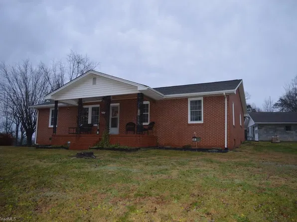 152 Lynn Rd, Mount Airy, NC 27030