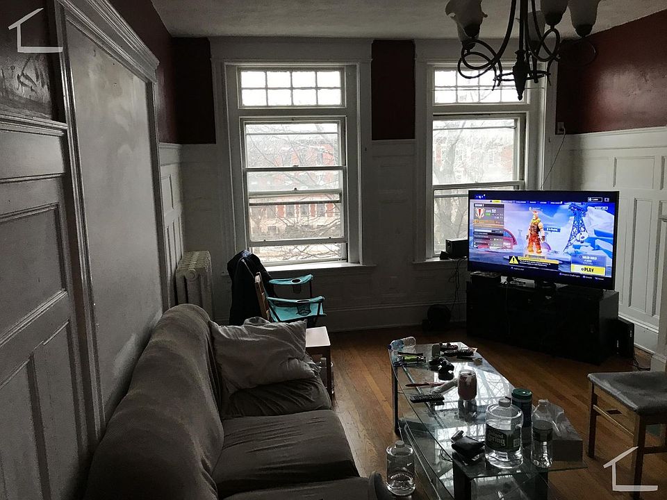 1st image of 1905 Beacon St APT 3F