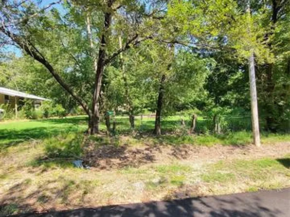 Cherokee St, Spavinaw, OK 74366