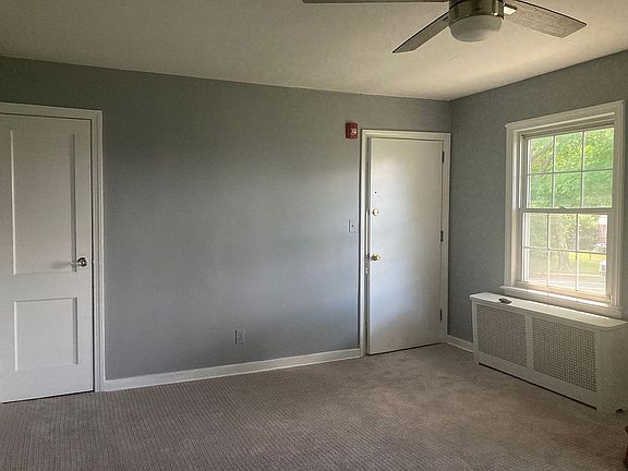 3rd image of 44 Pinckney Rd APT C