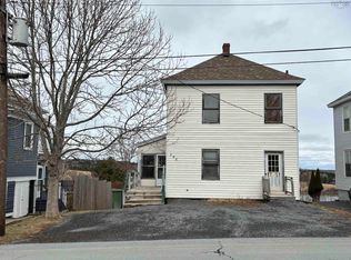 195 Lawrence St, Lunenburg, NS B0J 2C0