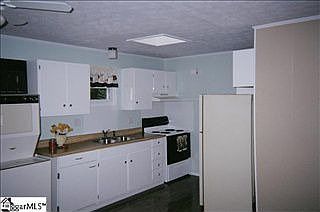 4th image of 33 Kimbell Ct