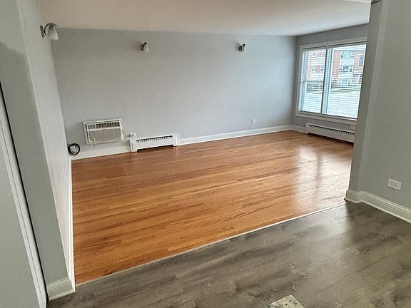3rd image of 6851 W Gunnison St #1