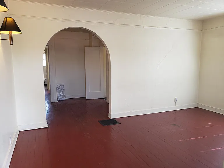 246 E University Blvd — Photo 5