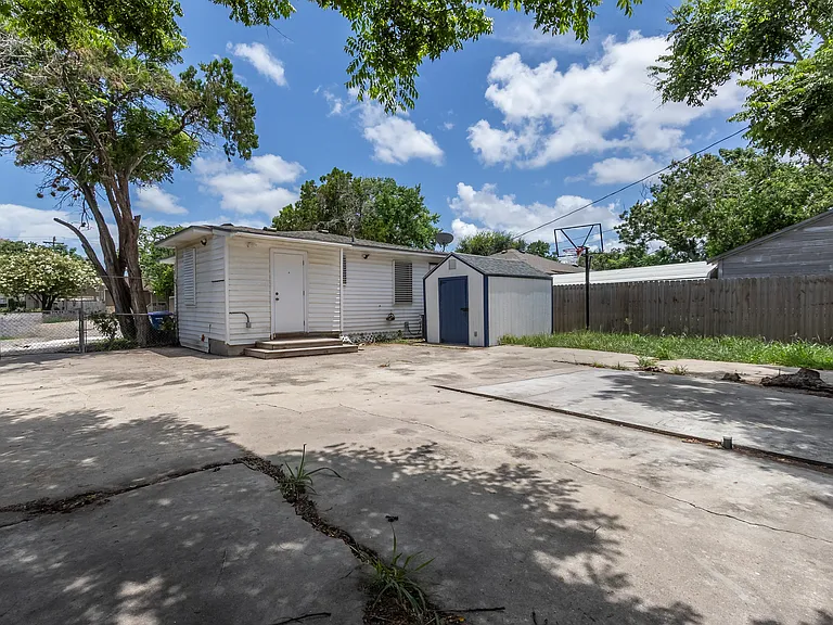 1545 Wynwood St — Photo 21