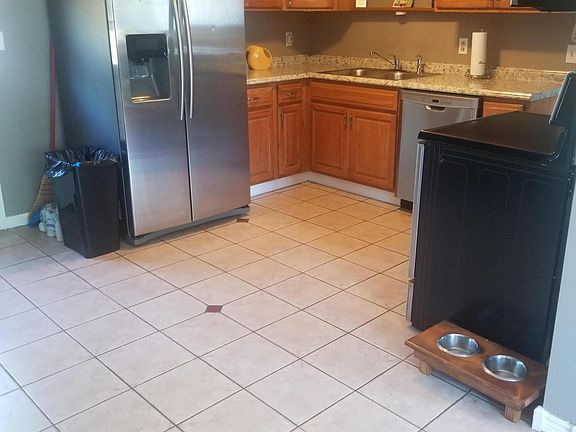 3rd image of 914 Cleveland Ave