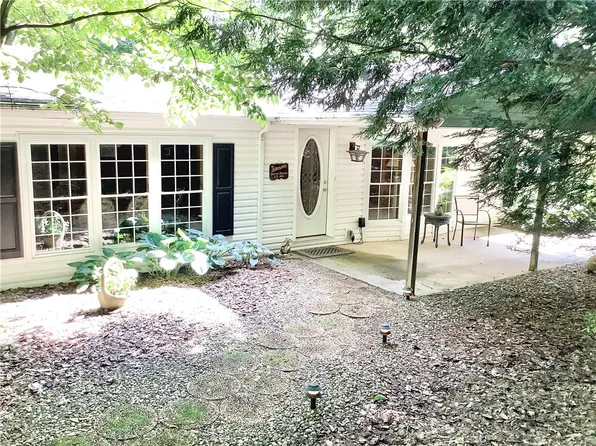 538 Paris Colliers Rd, Paris, PA 15021