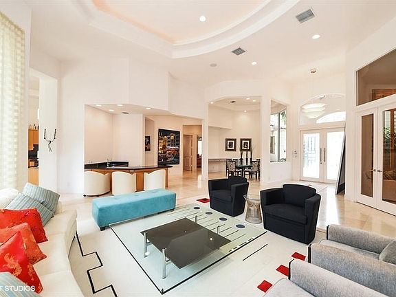 03_7288SarimentoPlace_165_LivingRoom_Low