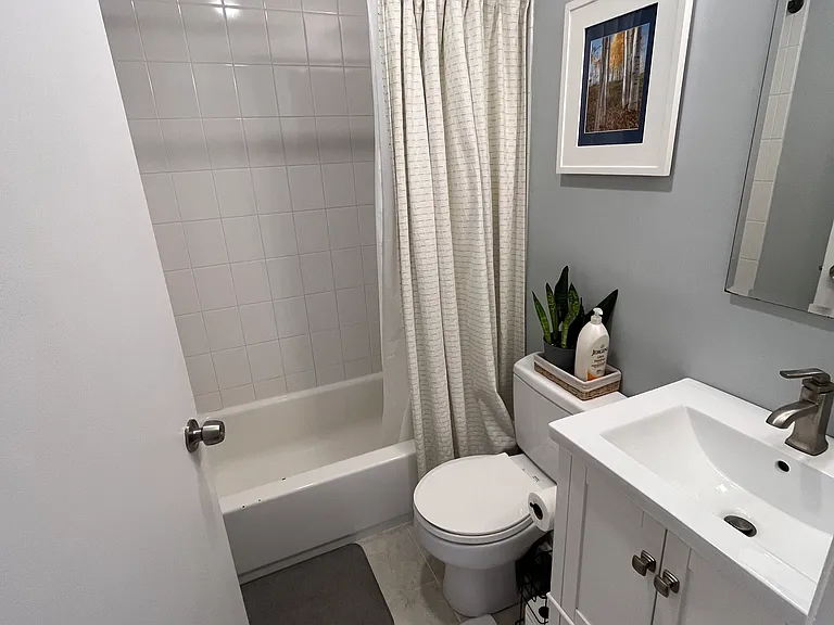 160 Cottage St #402 — Photo 9