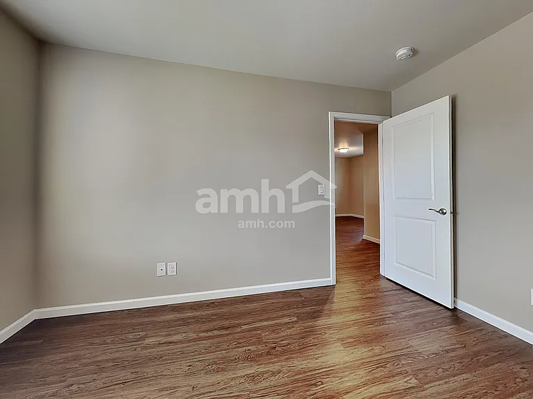 945 Riggs Dr E — Photo 15