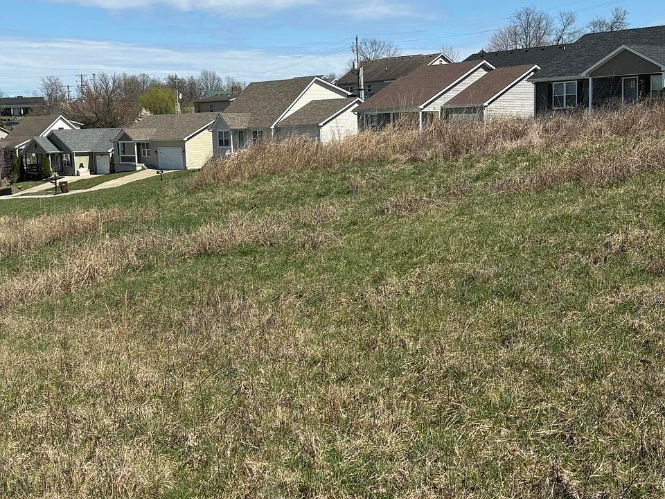 2nd image of 225 Connie Ln
