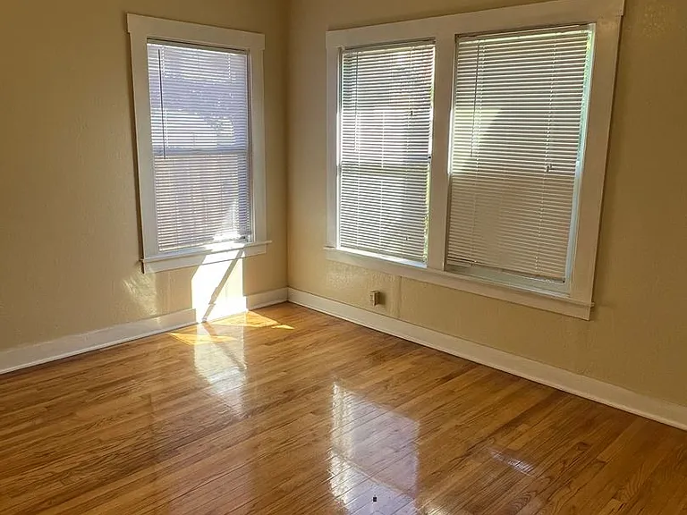 152 N Shasta St — Photo 7