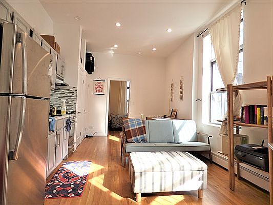 4th image of 1742 1st Ave APT 6D