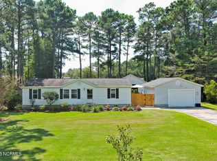 203 Ridge Crest Dr, Peletier, NC 28584