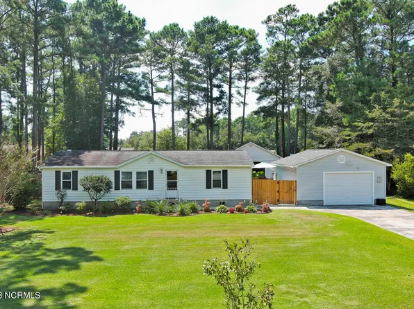 203 Ridge Crest Drive, Peletier, NC 28584