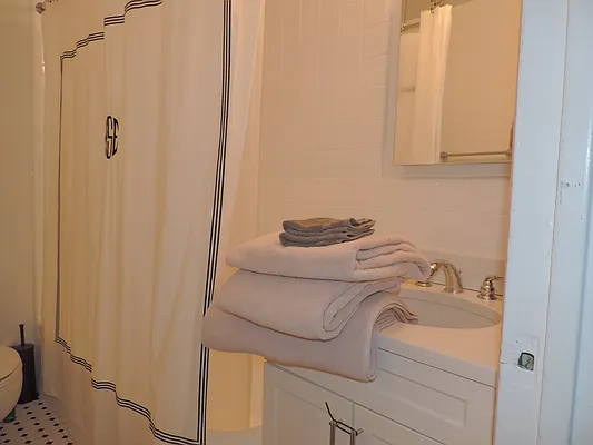 Rented by essential NEW YORK Real Estate | media 47