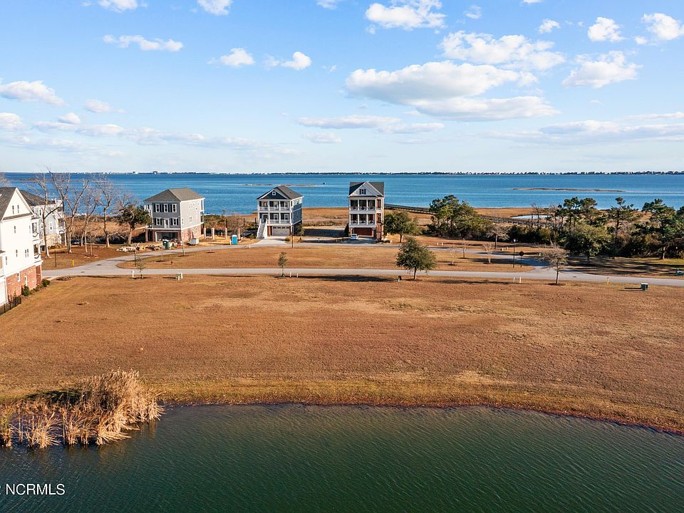 748 Cannonsgate Drive, Newport, NC 28570 Zillow