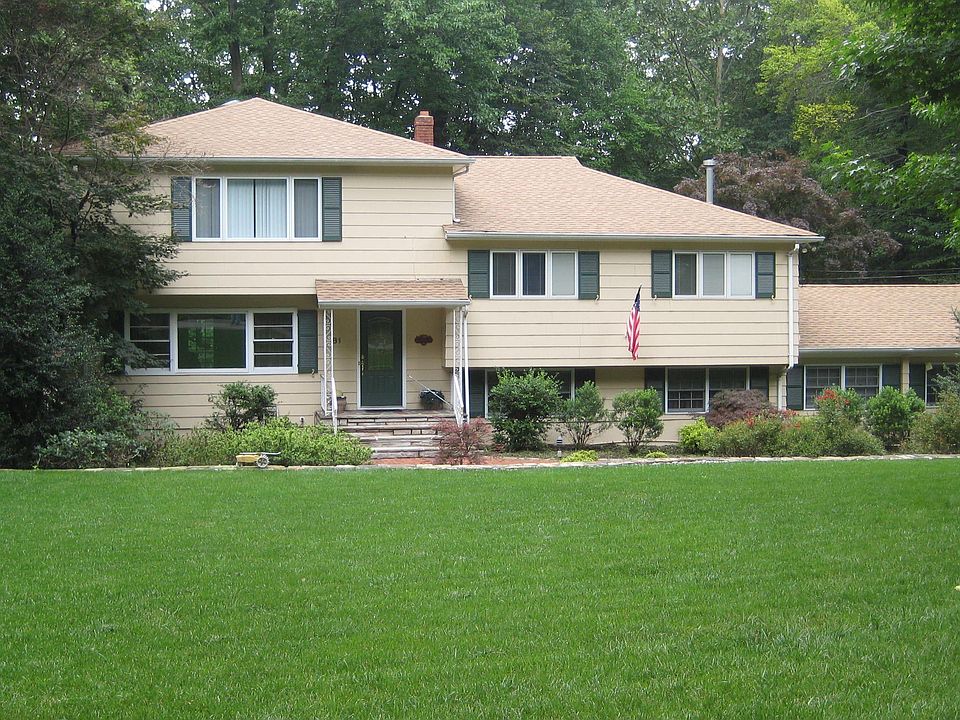 1st image of 81 Evergreen Dr