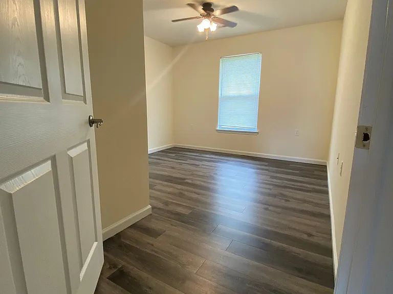 Applewood Apartments — Photo 4