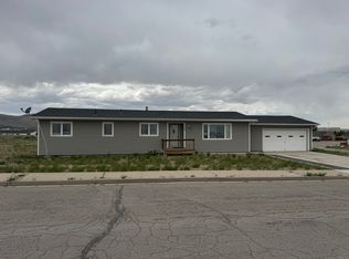 903 Locust St, Rawlins, WY 82301
