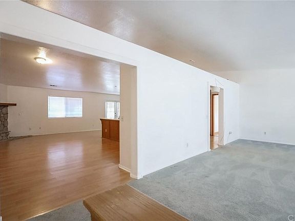3rd image of 8271 Beaver Ave