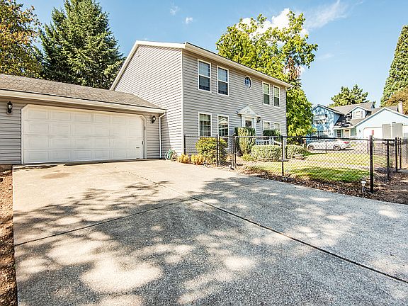 Attached 2 car garage