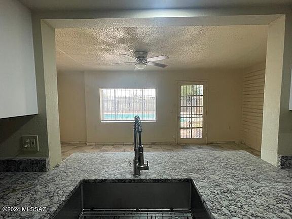 3rd image of 1101 N Arbor Cir