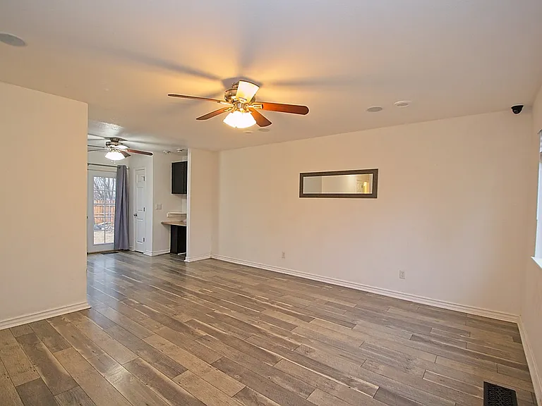 13590 Mount Olympus St — Photo 2