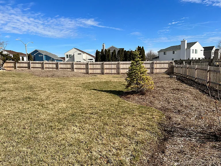1858 Princeton Cir — Photo 3