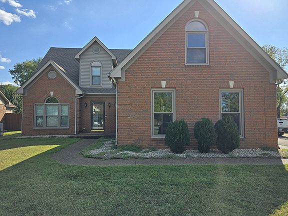 2nd image of 211 Evergreen Ct