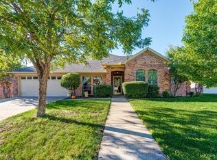 9328 Weeping Willow Dr, Fort Worth, TX 76182