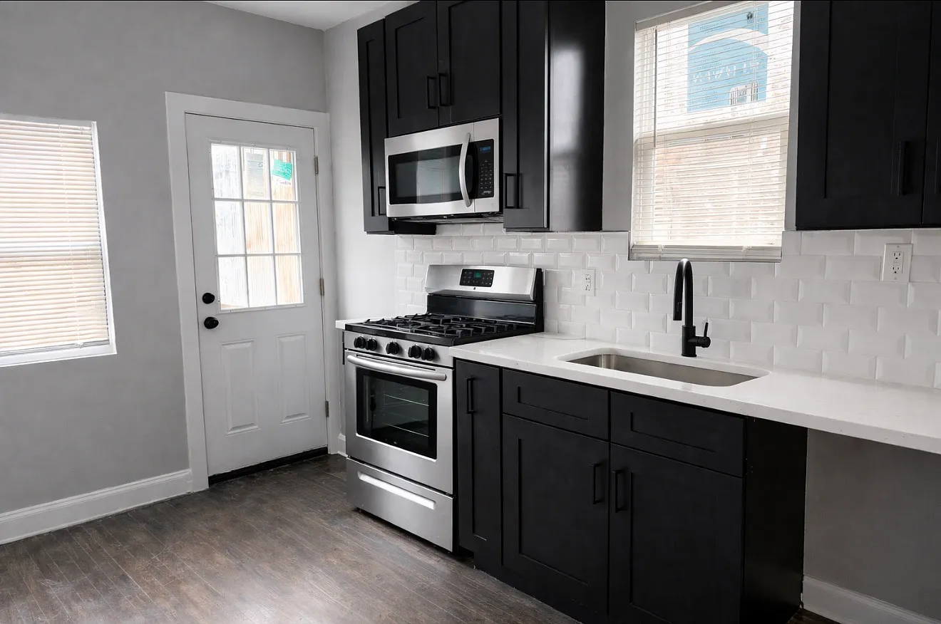 2 bed, 1000 sqft, $1,400 — Photo 2