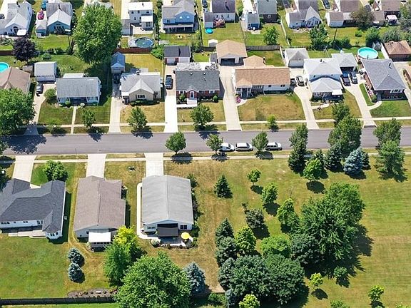 3rd image of 69 Ferndale Ave