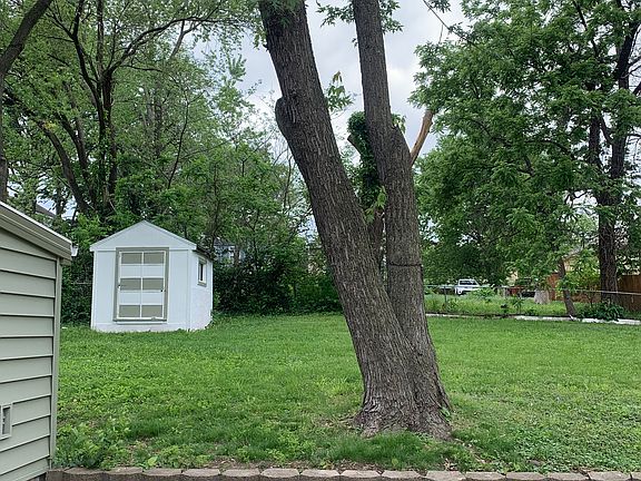 4th image of 214 Sheidley Ave