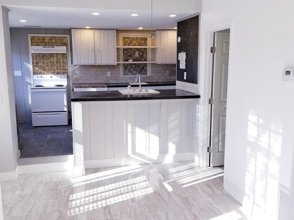 1st image of 20783 Sunset Ln #2