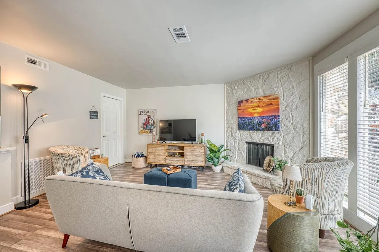 2 bed, 3.0 bath, 1177 sqft, $1,950 — Photo 3