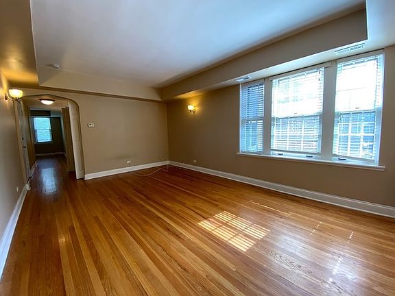 3rd image of 1124 W Washington Blvd #2B