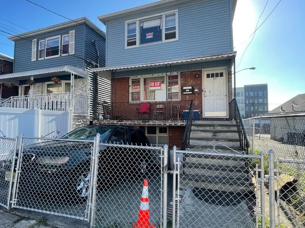 217 Seaview Avenue image 1 of 14