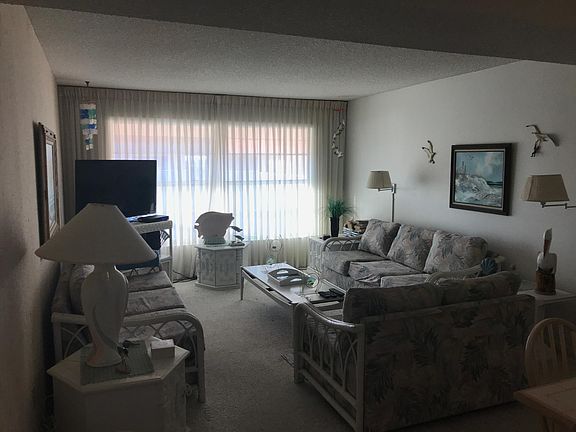 TV , entertainment room. One of the two living "rooms".