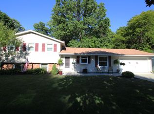 6471 Southgrove Rd, Mentor, OH 44060