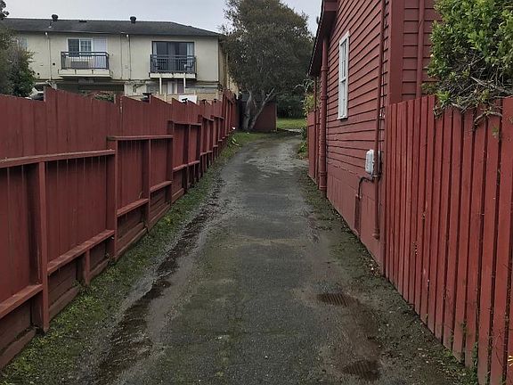 4th image of 141 El Dorado St
