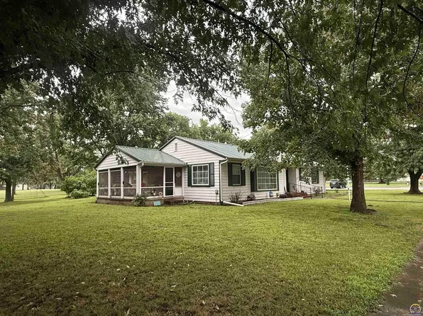 253 Market St, Osage City, KS 66523