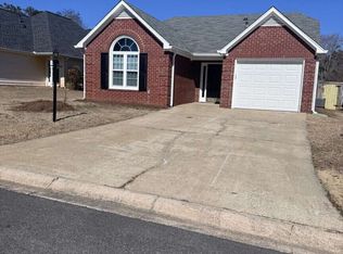 16 Green Tree Dr, Newnan, GA 30265