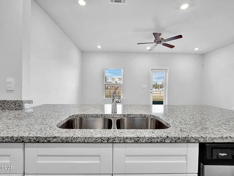 1707 Jakes Dr — Photo 8