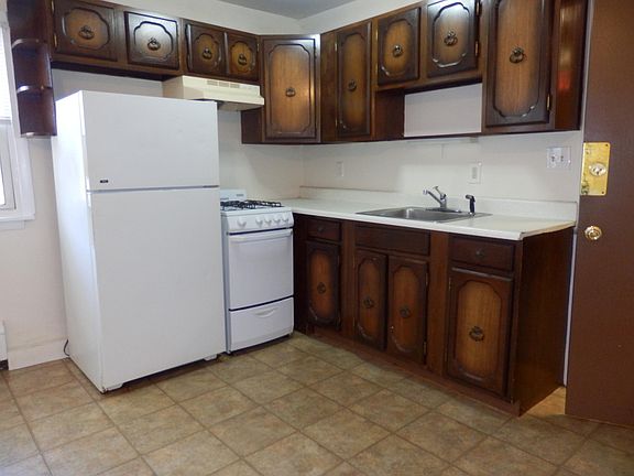 2nd image of 100 Main St APT 2B