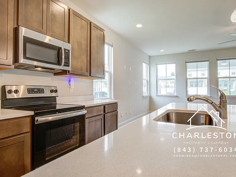 7824 Montview Rd — Photo 20