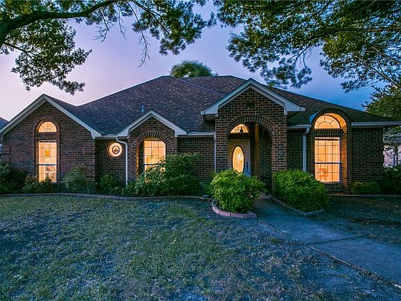 2nd image of 701 Heather Knoll Dr