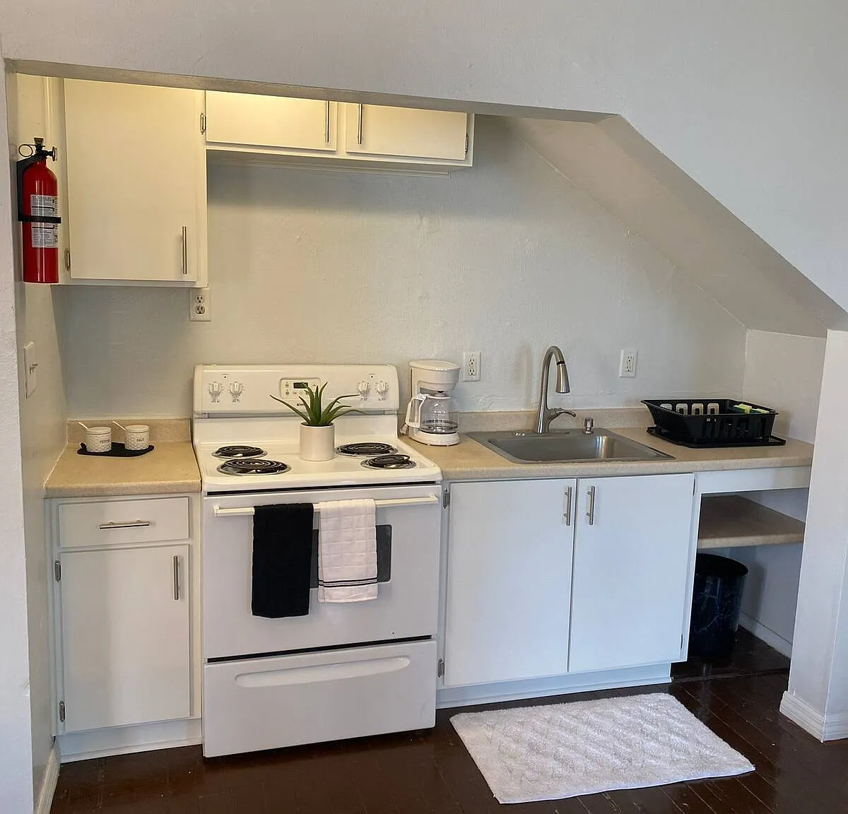 1 bed, 450 sqft, $1,075 — Photo 2